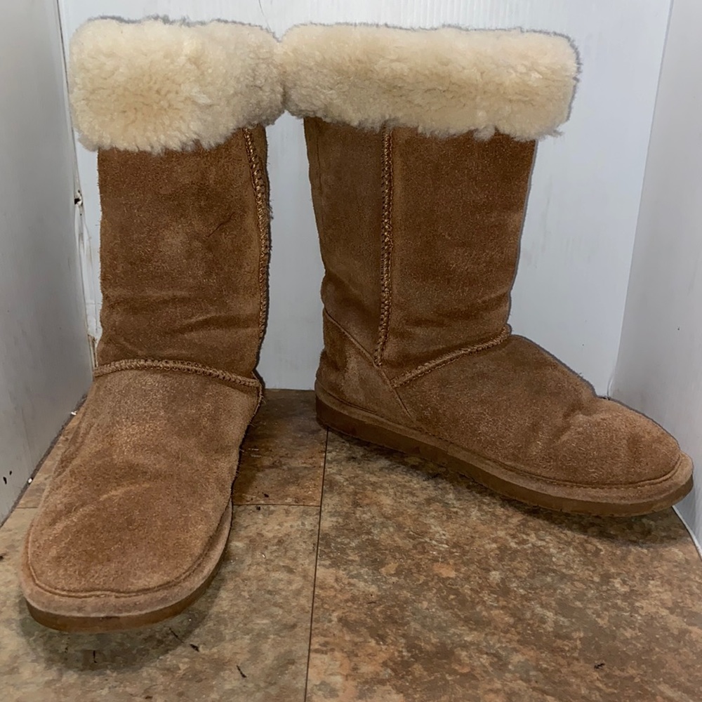 Bearpaw suede winter boots sz 9